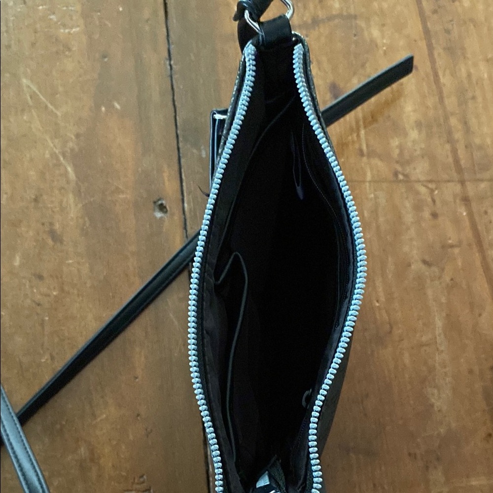 Nine West Black and Gray Crossbody Bag EUC - Picture 5 of 6